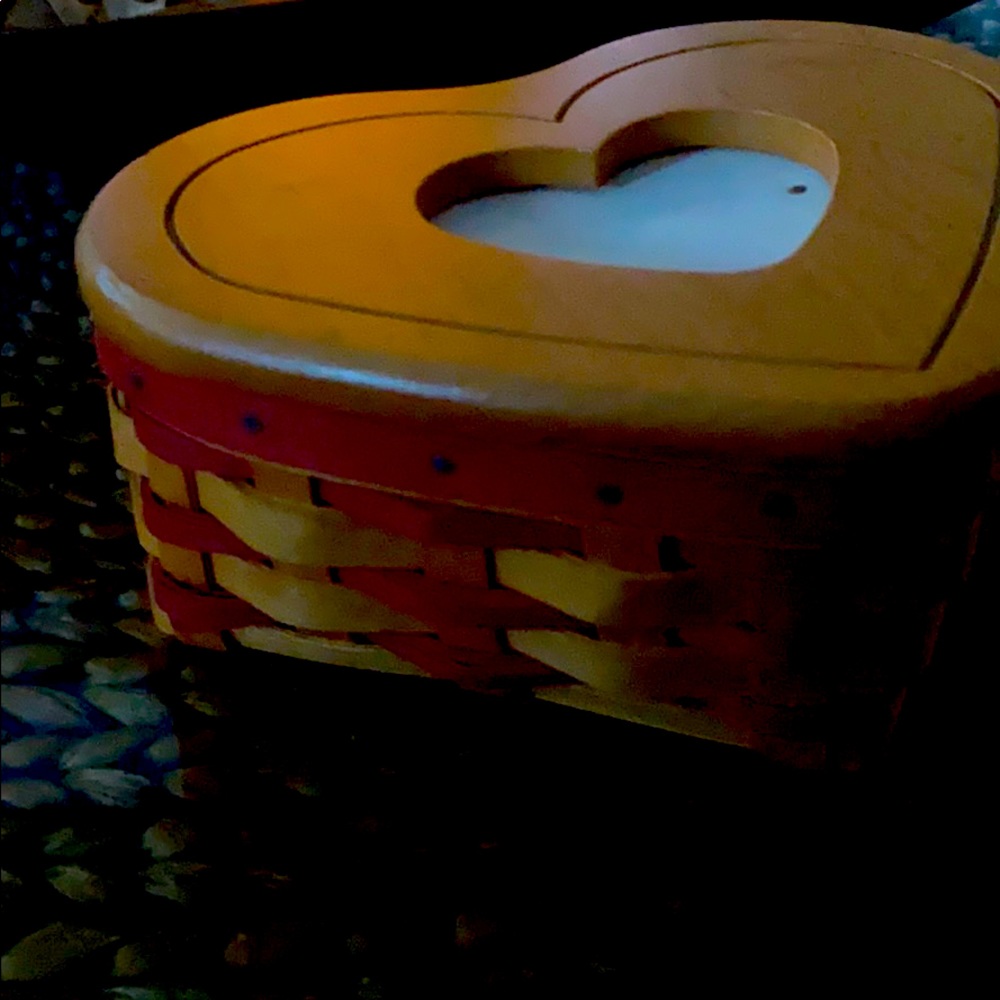 Vintage 2000 Sweetheart basket! special VALENTINES